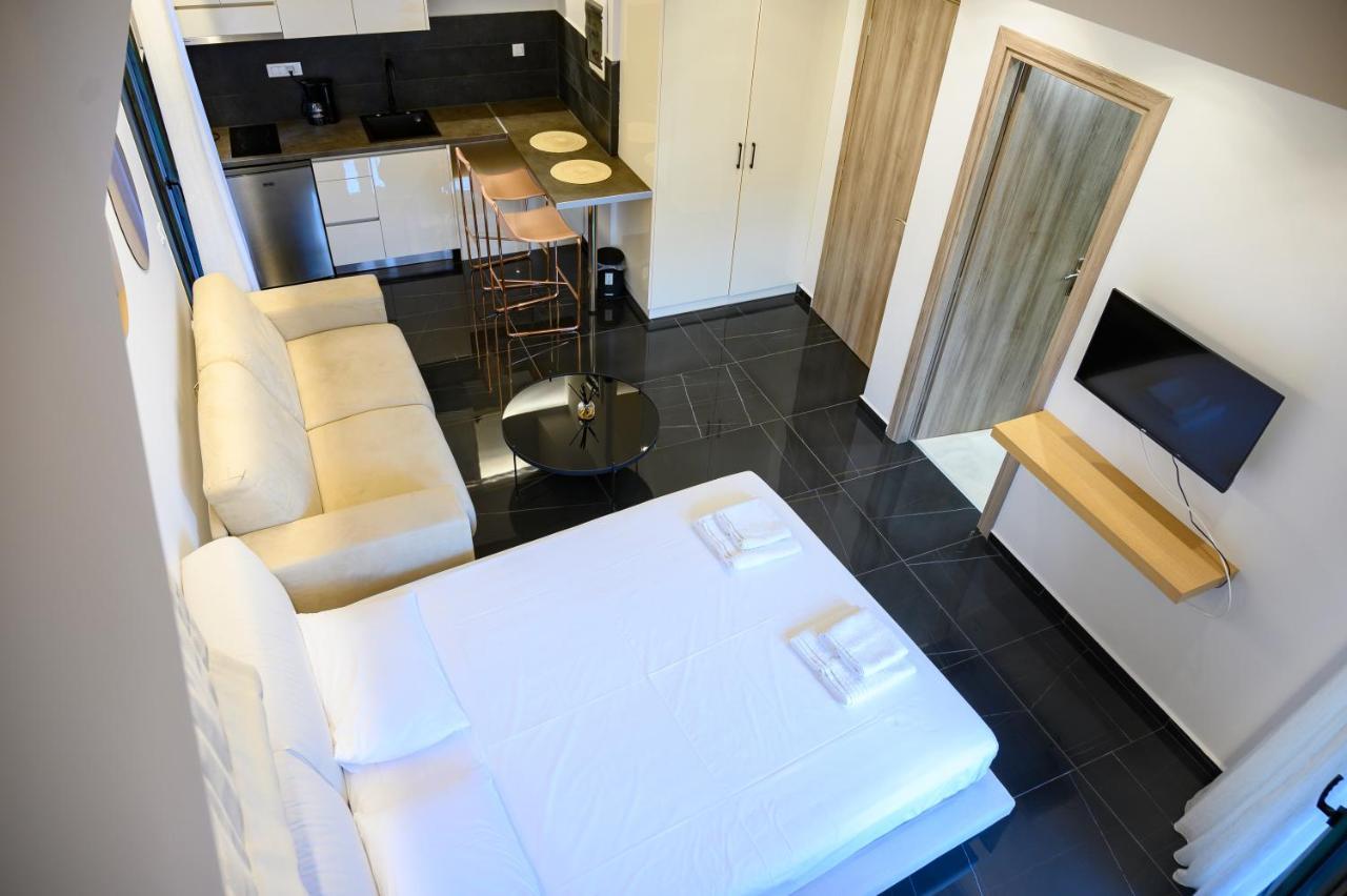 Luxury Suites By Panagiota Preveza Exterior photo