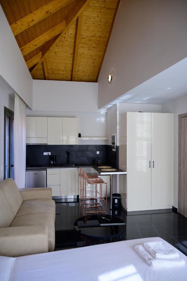 Luxury Suites By Panagiota Preveza Exterior photo